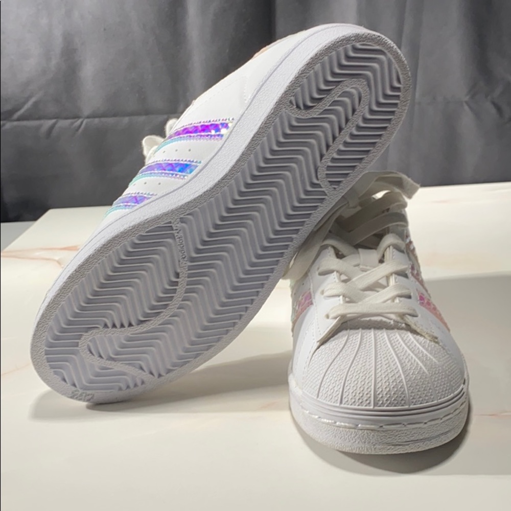 Sneakers - Picture 6 of 7